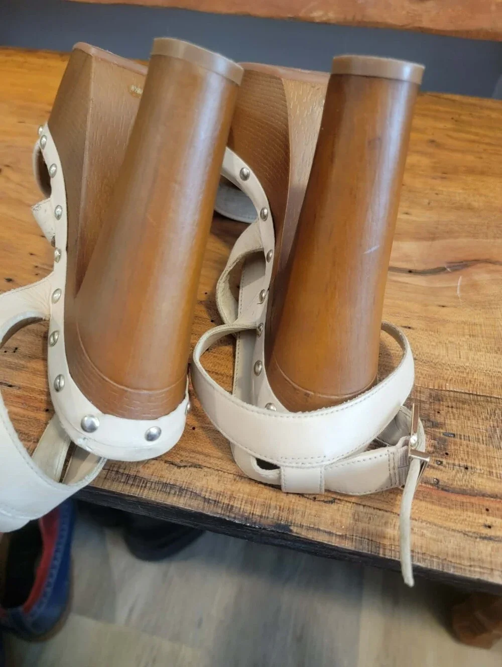Giani Bini Sz 8.5 Leather Beige & White Checkered Pattern 2